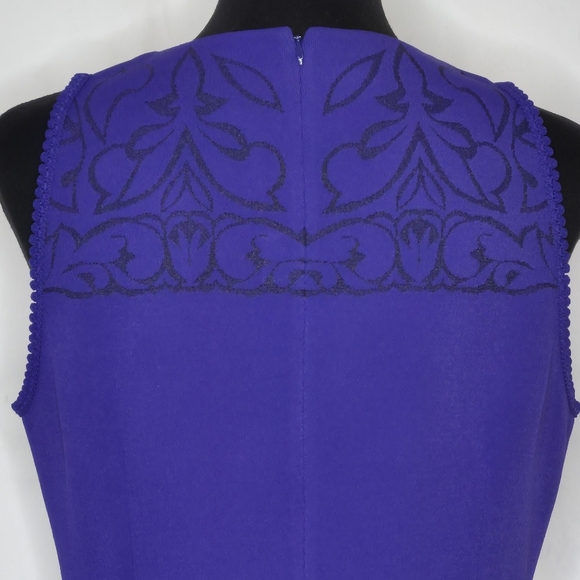 ST. JOHN Sleeveless Sheath Dress - Size 8 - Picture 7 of 14